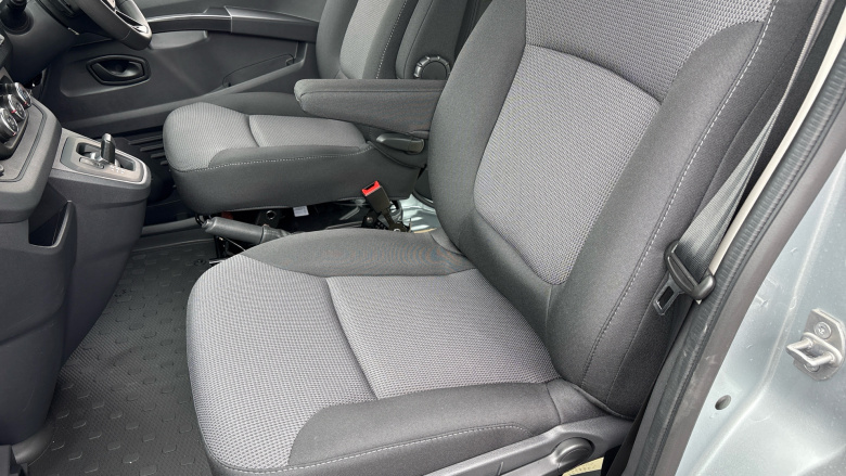 Renault Trafic Swb Diesel SL30 Blue dCi 150 Advance [Safety] Van EAG9